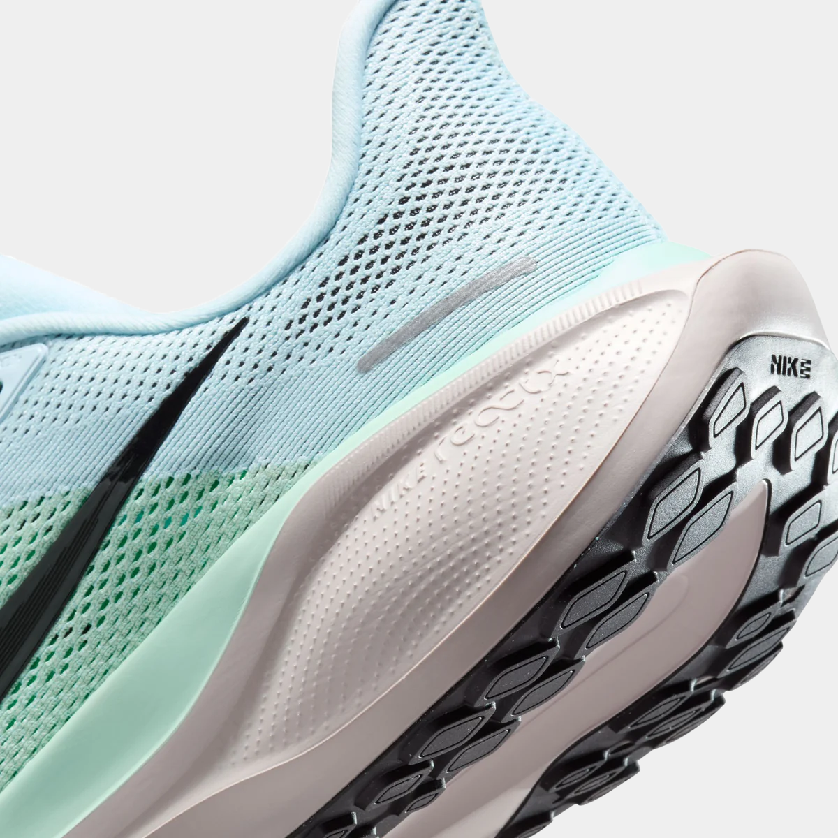 Air Zoom Pegasus 41 Sneakers - Premium Brand Shoes for Men and Women