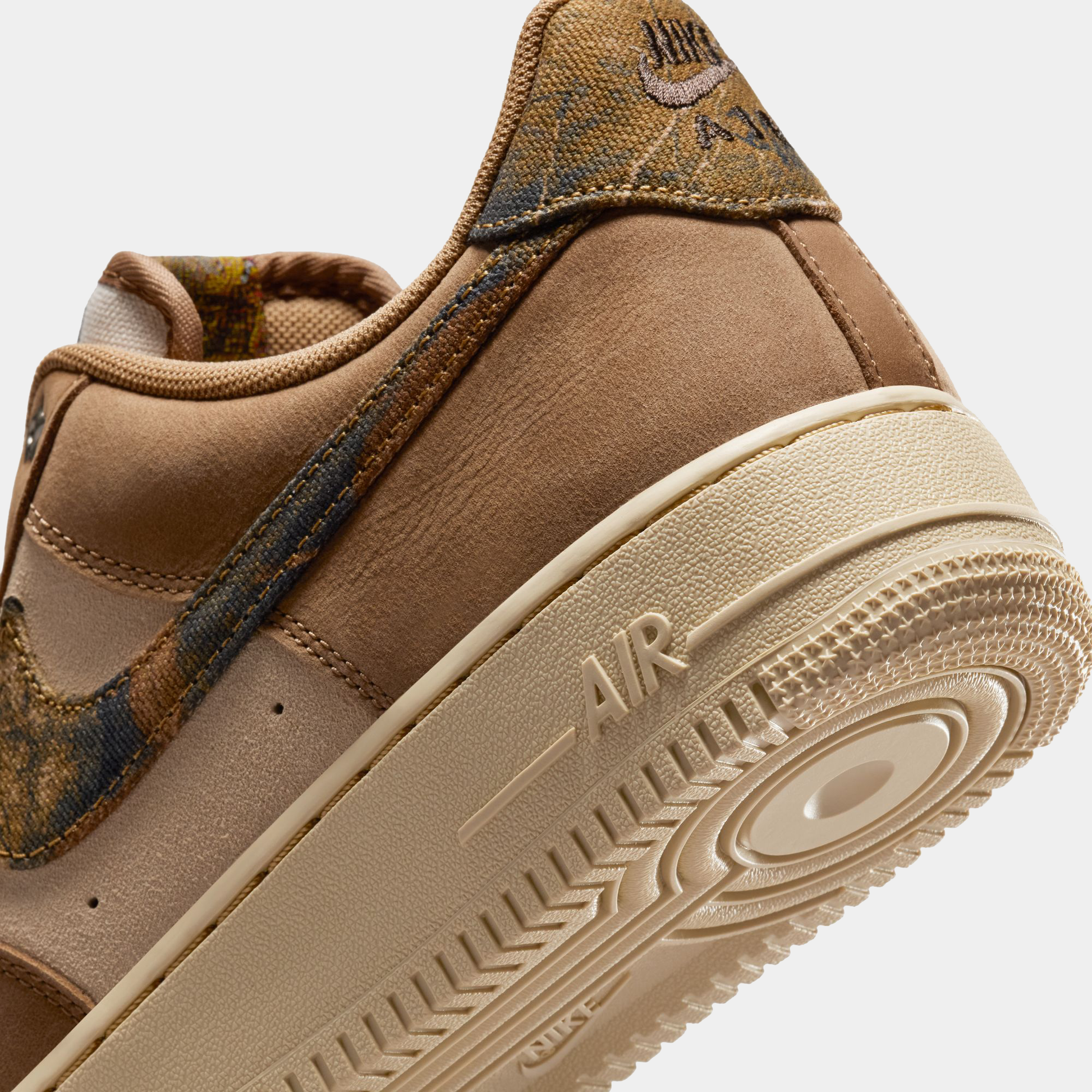 Air Force 1 '07 Realtree Sneakers - Premium Brand Shoes for Men and Women