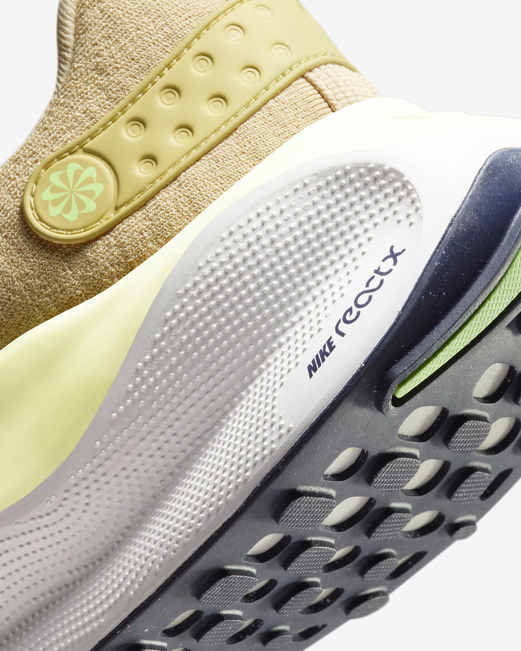 React Infinity Run Flyknit 4 Sneakers - Premium Brand Shoes for Men and Women